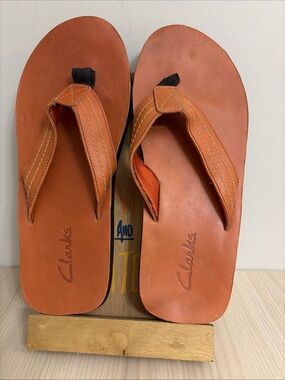 Clarks brown Leather Thong Sandals size 11